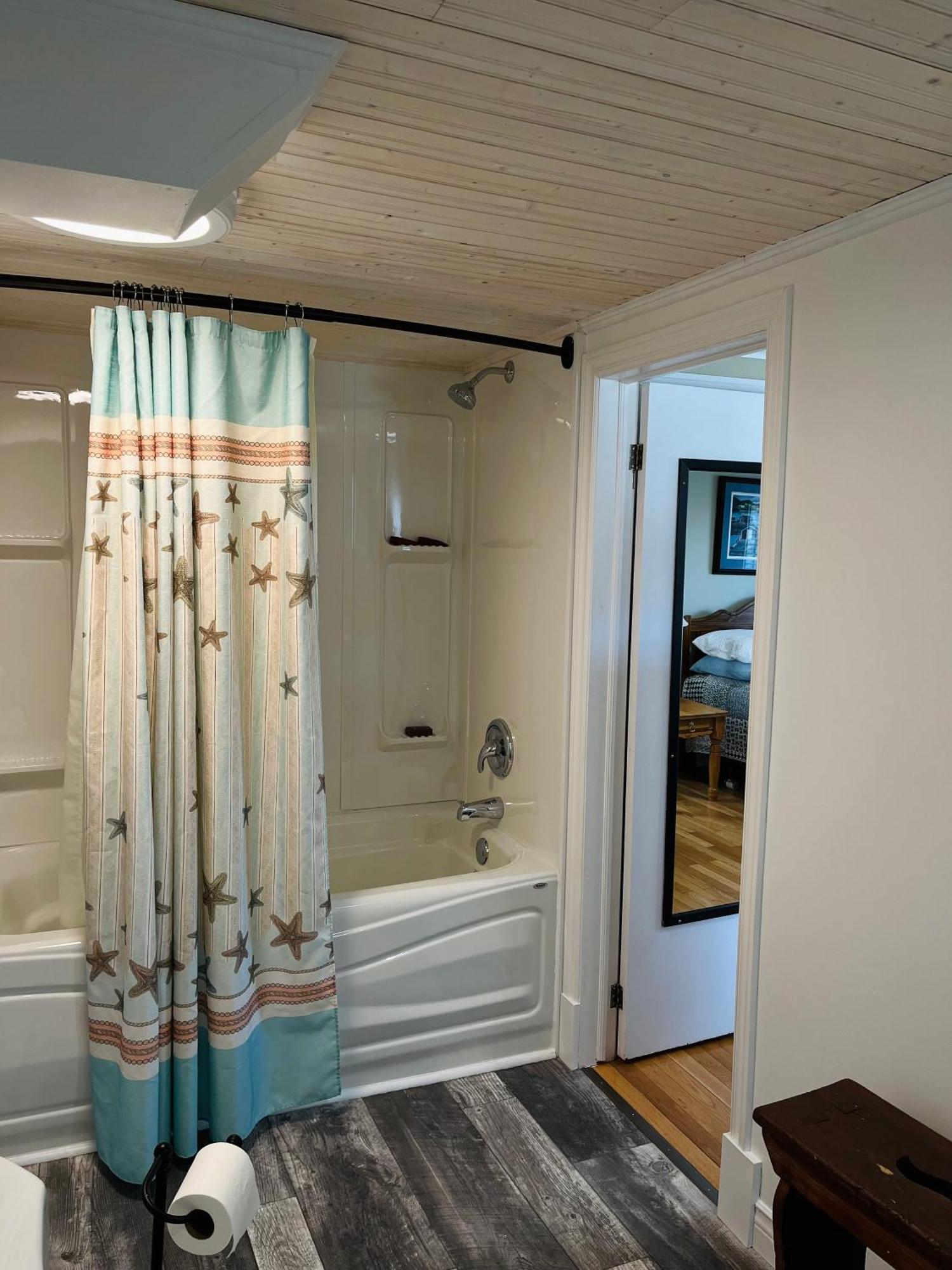 Toulinguet Inn - Suites Туилингейт Екстериор снимка
